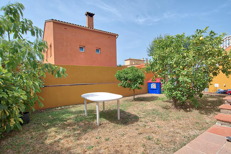 Individual house 4 bedrooms with Parking and garden in Mont-ras - Buy - For sale
