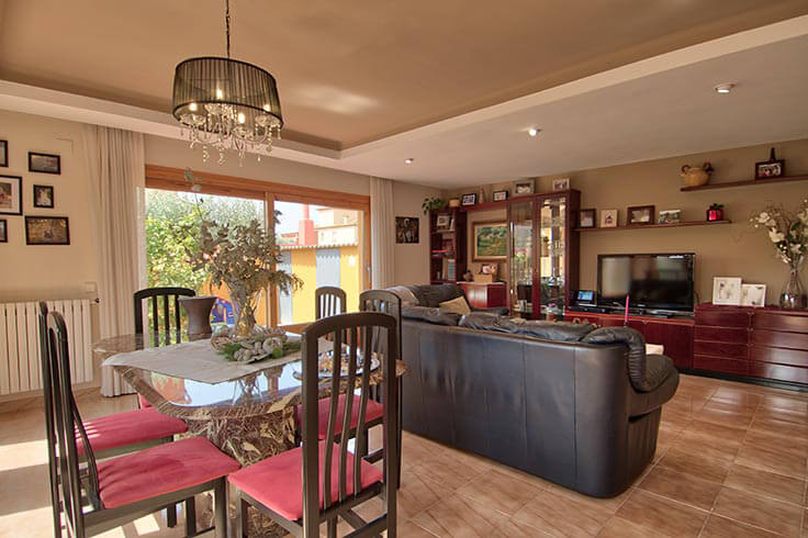 Individual house 4 bedrooms with Parking and garden in Mont-ras - Buy - For sale