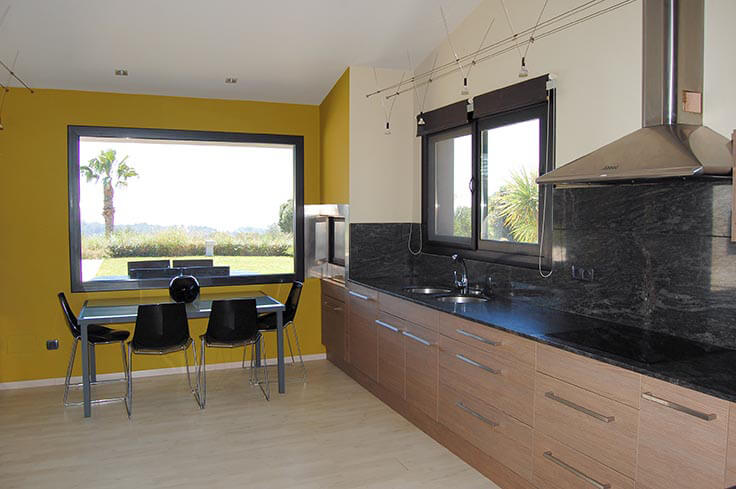 Chalet 4 bedrooms with Pool, Sea views, Air-conditioning and garden in Begur - Buy - For sale