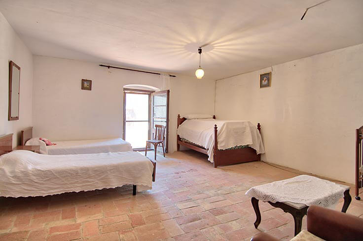 Farmhouse 5 bedrooms with garden in Pals - Buy - For sale