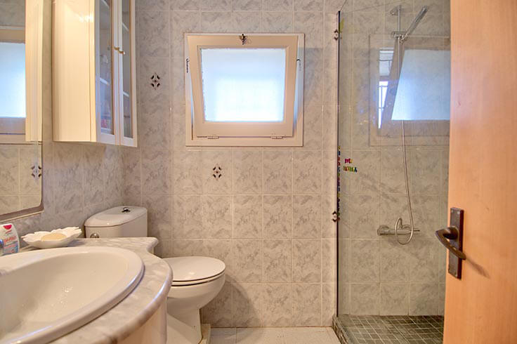 Farmhouse 5 bedrooms with garden in Pals - Buy - For sale