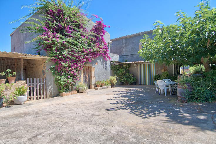 Farmhouse 5 bedrooms with garden in Pals - Buy - For sale