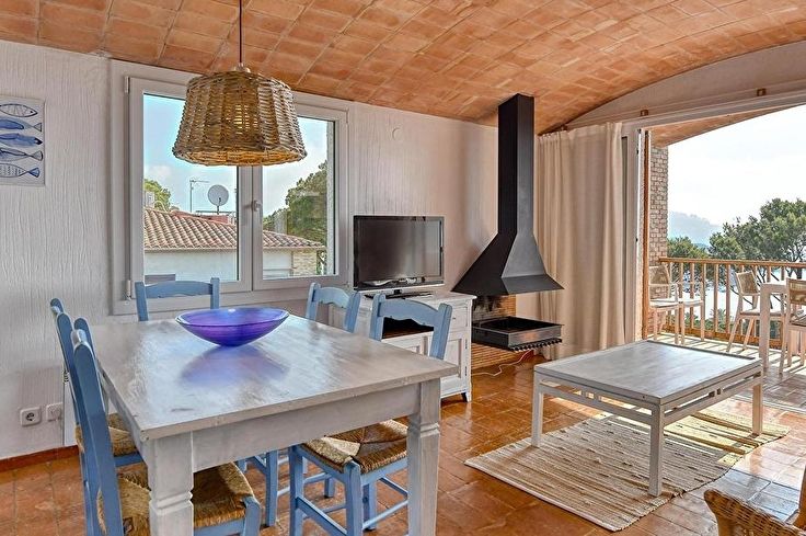 Apartment 2 bedrooms with Pool, Sea views, Wifi, Parking and garden in Tamariu - Rent Vacation - Tourist