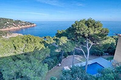 Penthouse mit Schwimmbad, Meerblick, Parken und Garten auf Tamariu - Vermietung Jahreszeit