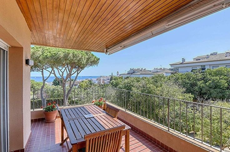 Wohnung 3 Schlafzimmer mit Schwimmbad, Meerblick, Parken und Garten auf Calella de Palafrugell - Kaufen - verkaufen