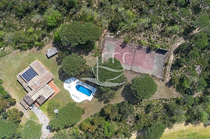 Chalet 6 Schlafzimmer mit Schwimmbad und Garten auf Llagostera - Kaufen - verkaufen