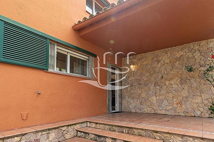 Chalet 6 Schlafzimmer mit Schwimmbad und Garten auf Llagostera - Kaufen - verkaufen