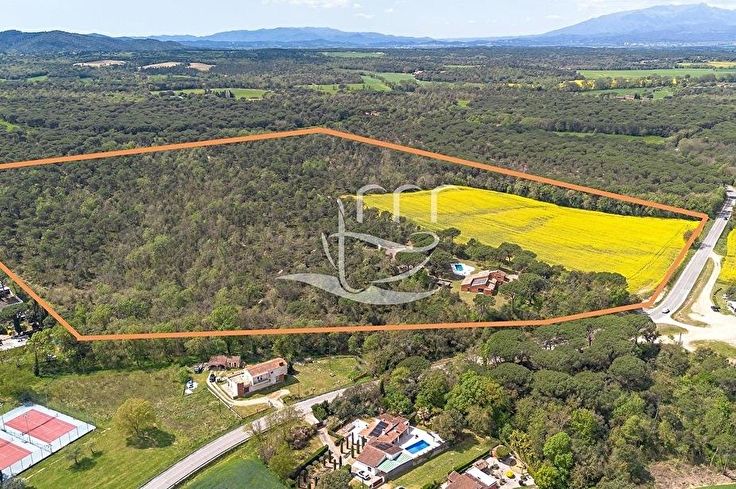 Chalet 6 Schlafzimmer mit Schwimmbad und Garten auf Llagostera - Kaufen - verkaufen