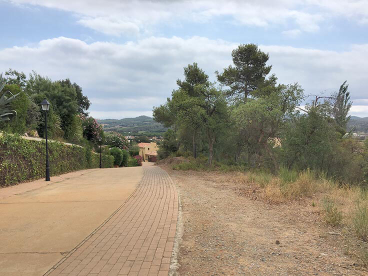 Paket mit Garten auf Mont-ras - Kaufen - verkaufen