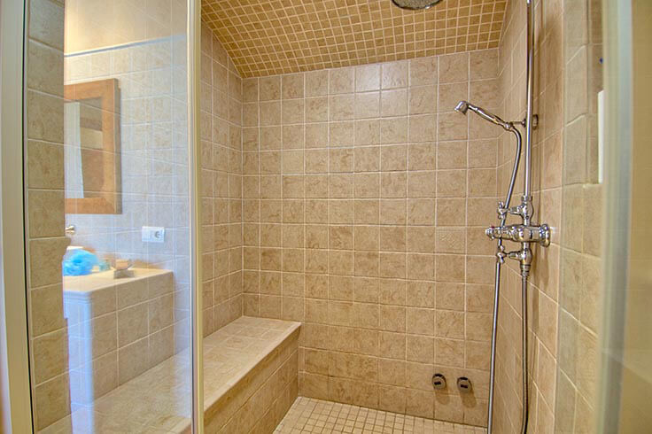 Chalet 5 Schlafzimmer mit Schwimmbad und Garten auf Mont-ras - Kaufen - verkaufen