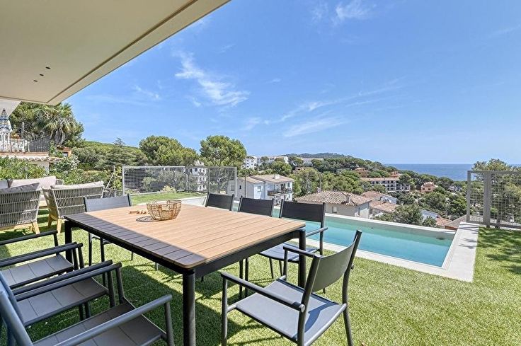 Chalet 4 Schlafzimmer mit Schwimmbad, Wifi, Parken, Grill und Garten auf Calella de Palafrugell - Vermietung Jahreszeit